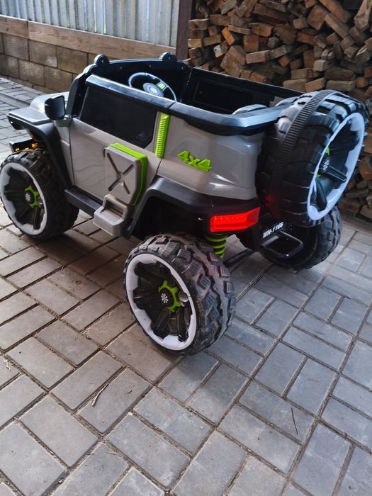 Детский электромобиль jeep wrangle