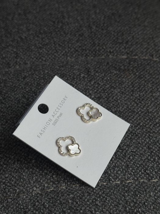 Продаются серьги