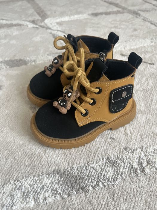 Продам десткие ботинки