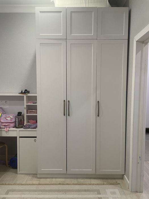 Продам большой шкаф