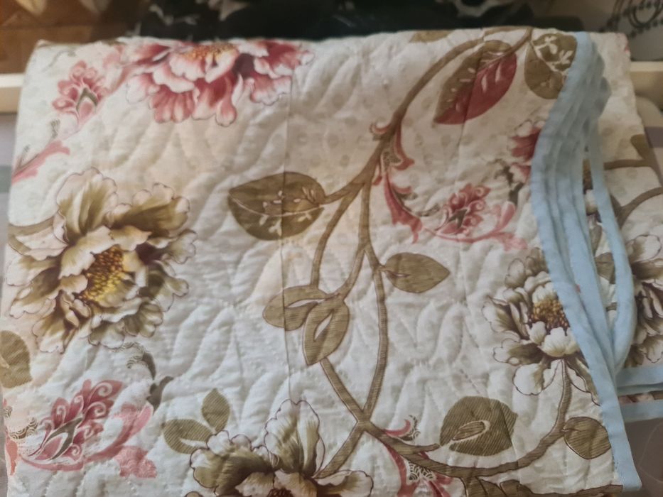 Плед на койку,накидка