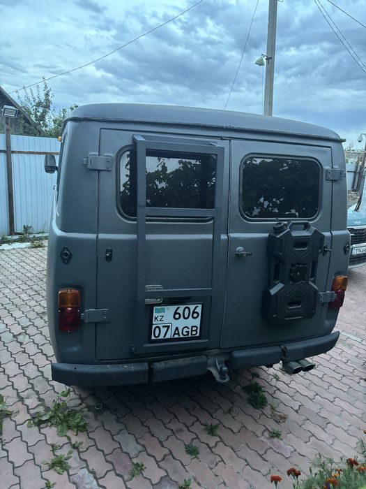 Продам уаз буханку 2206