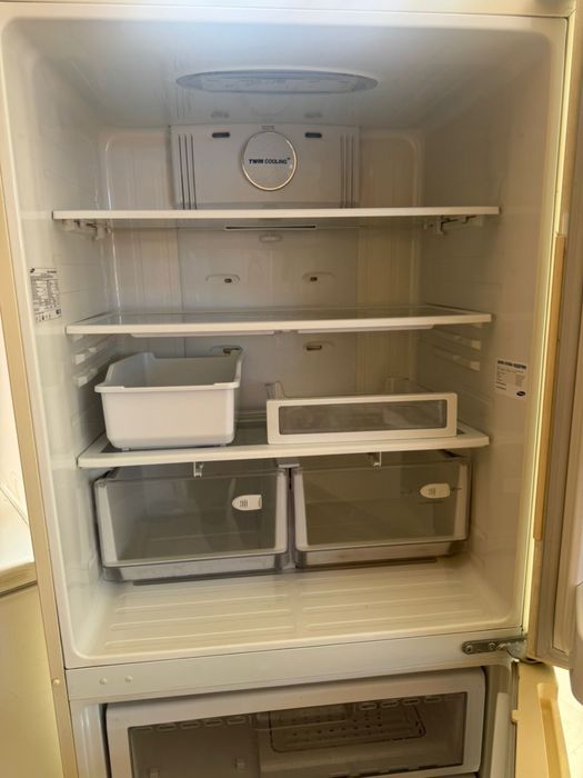 Холодильник широкий