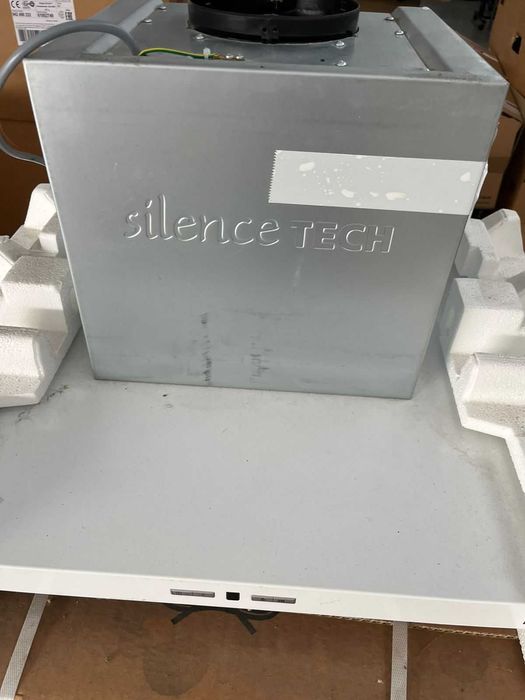 Продавам аспиратор Electrolux EFT 6566 OW