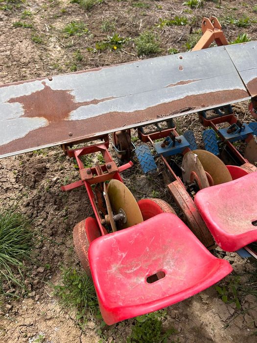Mașina de plantat răsaduri