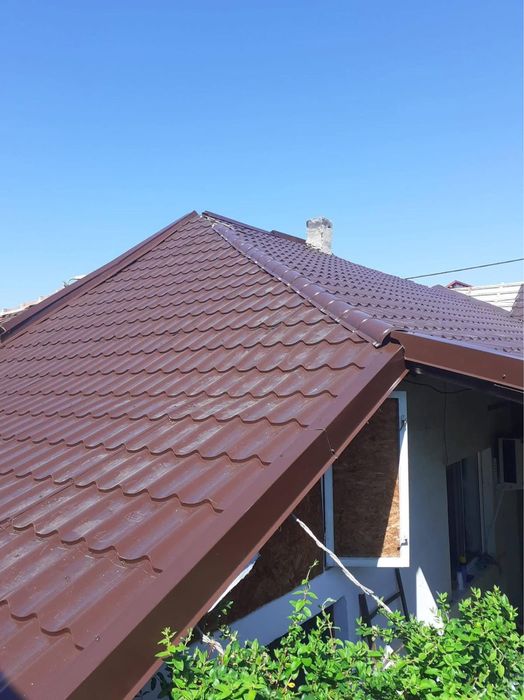 Executăm Reparații Acoperișuri și Lucrări de Construcții 	•