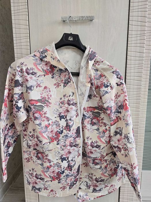 Продам куртку-ветровку