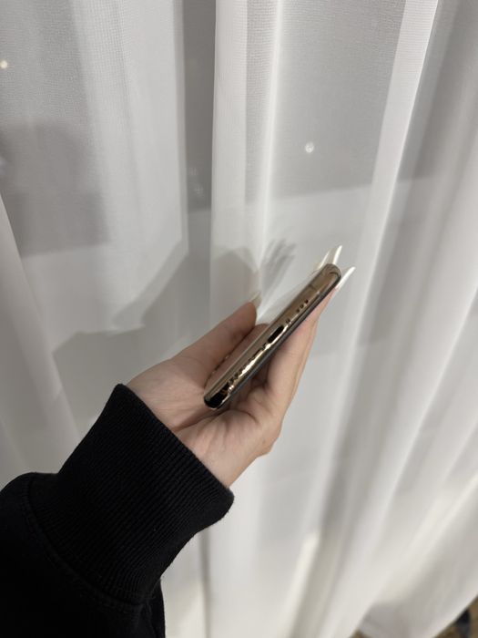 Vând Iphone XS Gold 64 GB