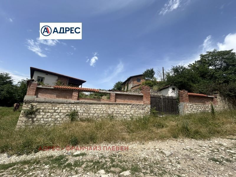 Продава се Къща в с. Петърница, Област Плевен - 140 кв.м за 91 €/кв.м - Снимка #1