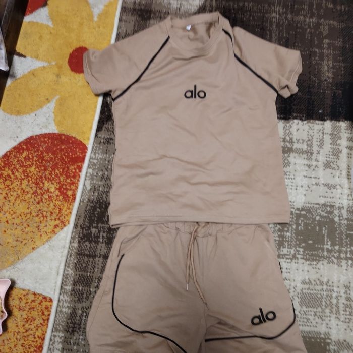 Maneca scurta pantaloni scurti noi  femei xl sau l