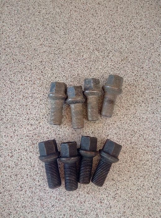 Секретни болтове оригинални за 50лв.