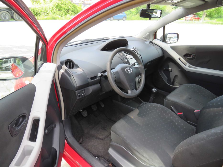 Toyota Yaris 1.0i Ръчка