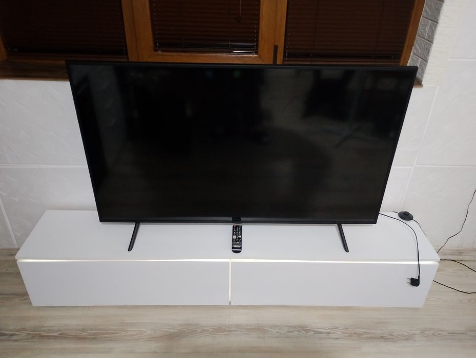 Шкаф за телевизор