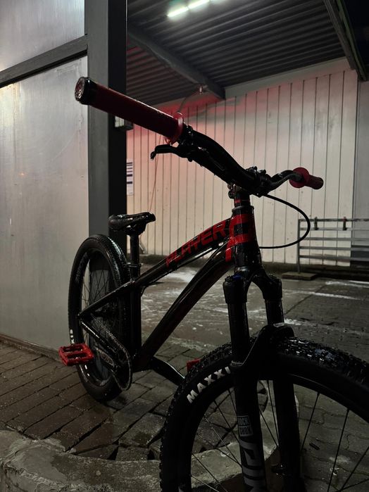 Bicicleta dirt jumper dartmoor 2025 (făcută pe piese)