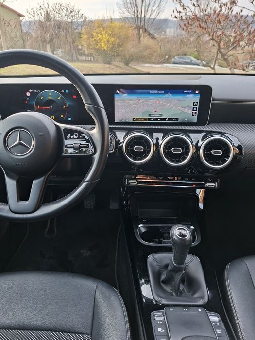 Vând Mercedes-Benz CLA 180 d C118