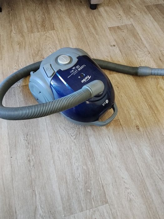 Пылесос продам продам