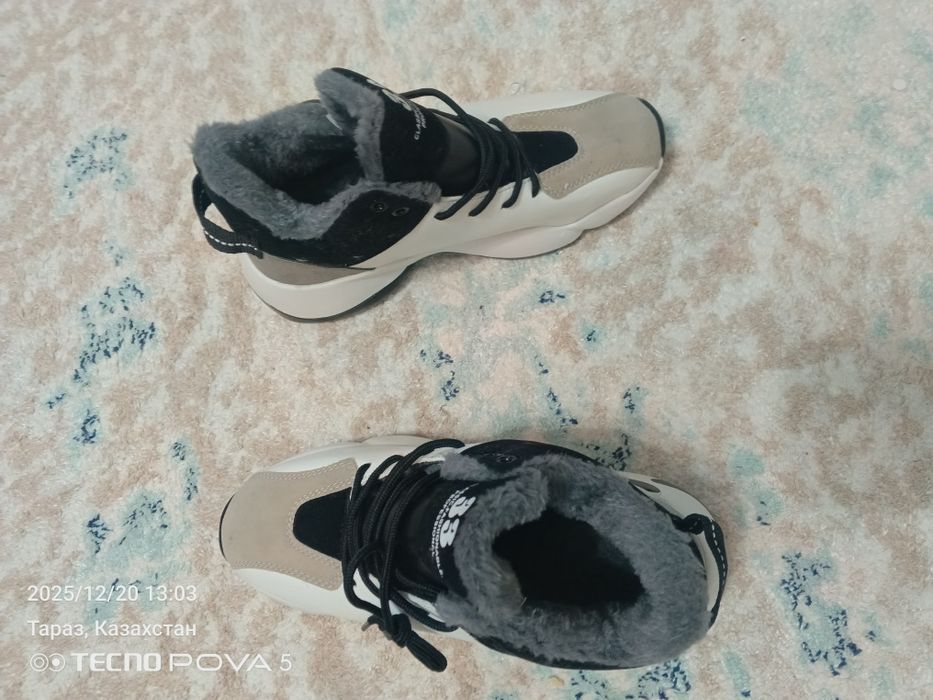 Красовки зимние обув очень тёплые,