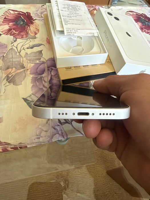 Iphone 13- 128 GB+ зарядно
