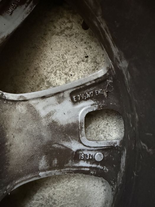 Jante BMW R17 cu tot cu cauciucuri 225/60/17 M+S vara iarna