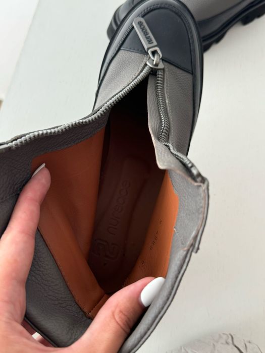 Уникални КОЖАНИ обувки с цип