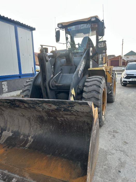 Фронтальный погрузчик