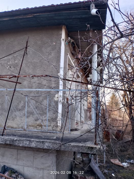 Предлагам вила в Враца врачански  лоза за бартер