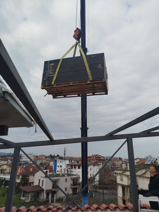 Екип - електротехник и монтажници за Фотоволтаични системи