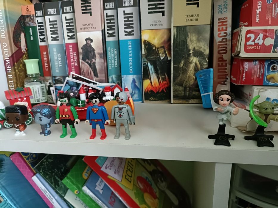 Продам фигурки  Киндер