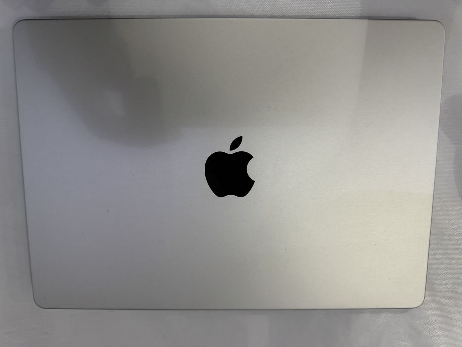 Macbook Pro 14 2023.