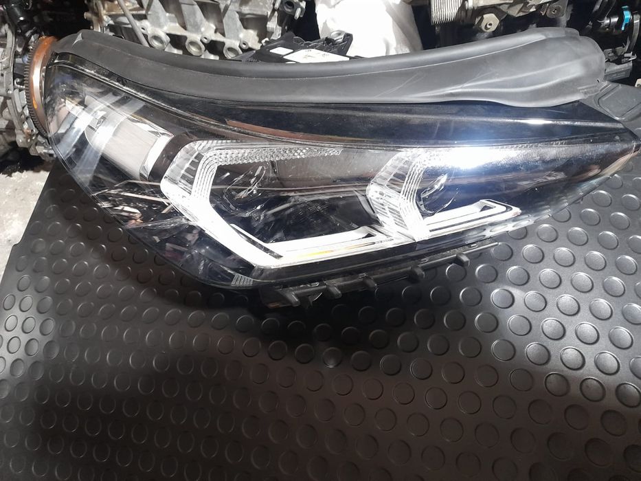Far dreapta bmw x1 an 2022
