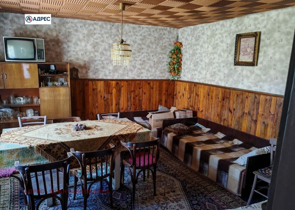 Къща в Плевен, област-с.Божурица площ 110 цена 15000