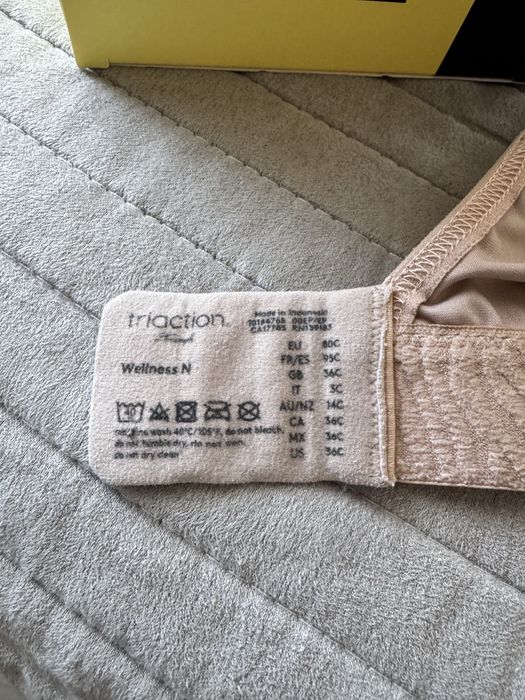 Triumph, LipoElastic стягащи сутиени след операция, размер 75С, 80С