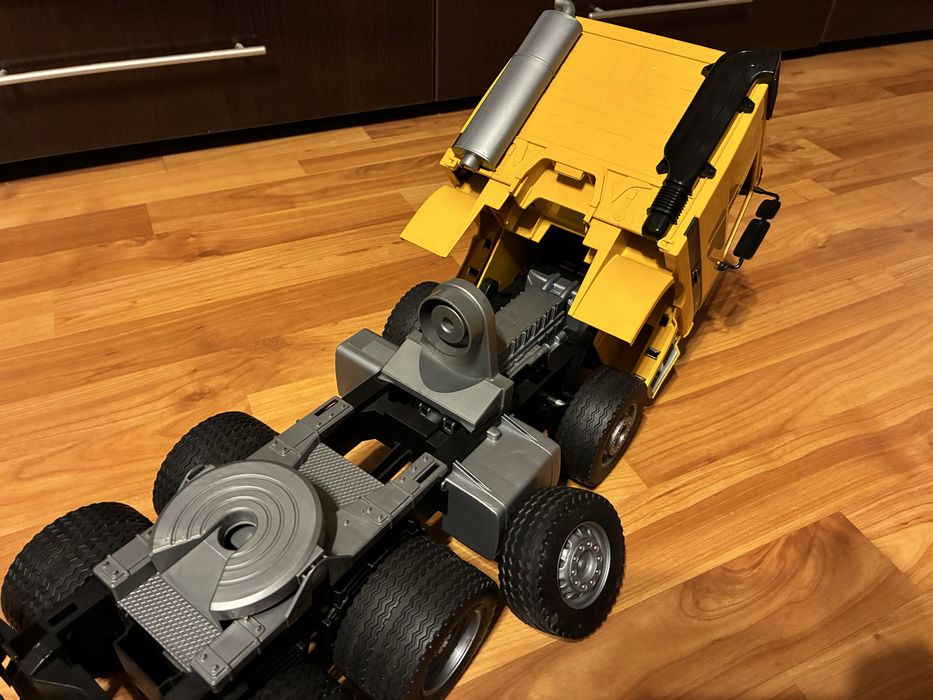 Set Bruder: Cap Tractor Mercedes, Platforma Fliegl si Excavator JCB