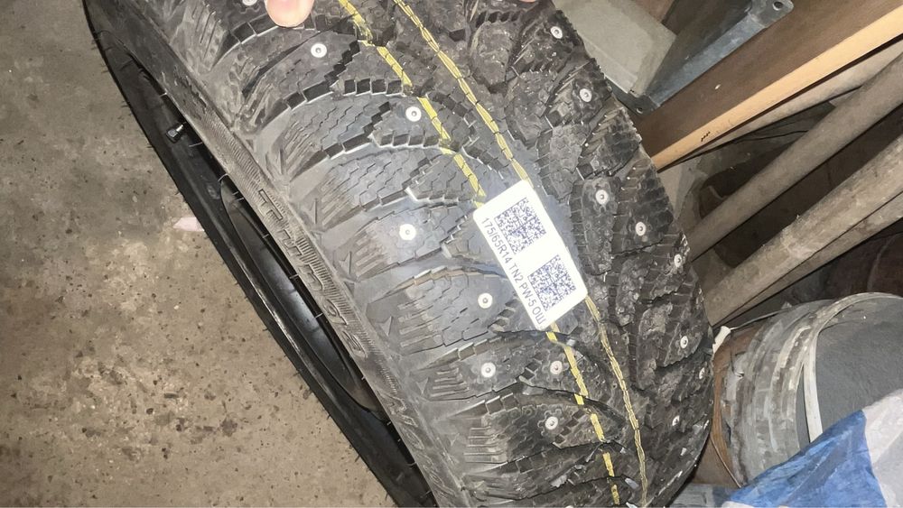 Зимняя шина с диском