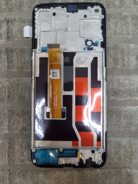 Экран Oppo A72 5G с рамкой