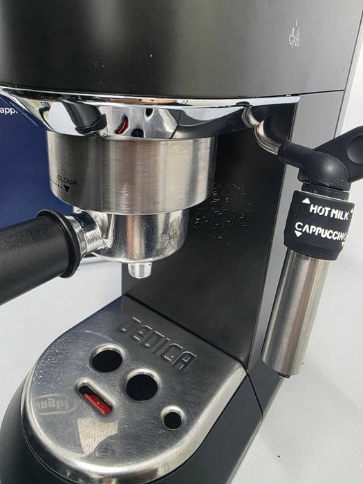 Кафемашина DeLonghi Dedica