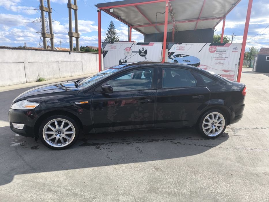 Vând Ford Mondeo sau schimb cu ceva mai mic de oraș (benzina)– Mașină personală de familie (2.0 DieselPrimul proprietar în RO)