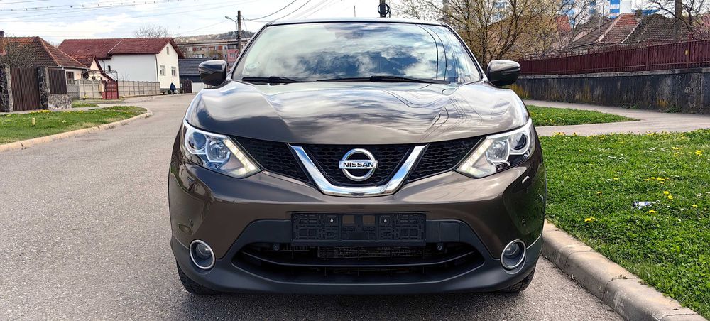 Nissan Qashqai AUTOMAT / Navi / Senzori / Lane assist / Camera