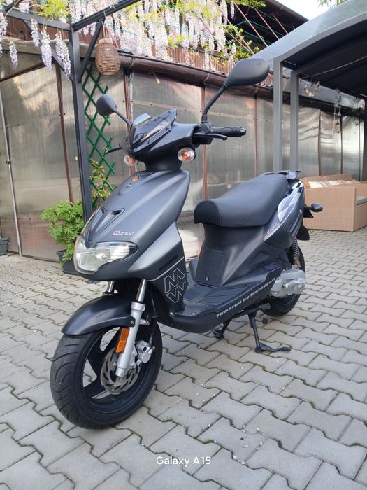 Scuter motowell 49cc 4 timpi răcire aer înmatriculat cu nr si talon carte