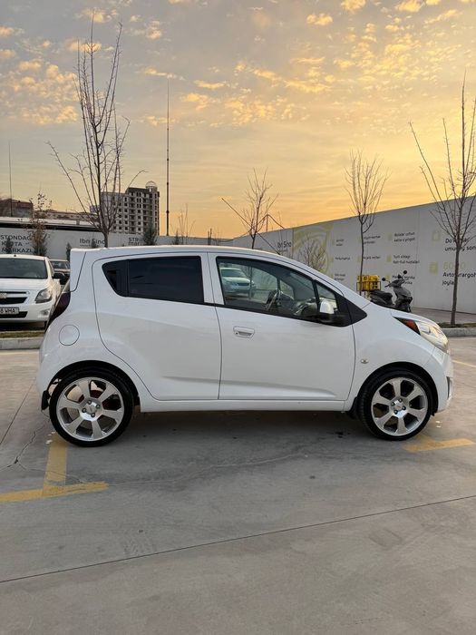 Spark bir qol moshina