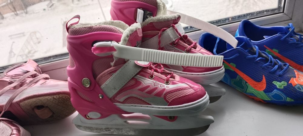 Продам детскую обувь