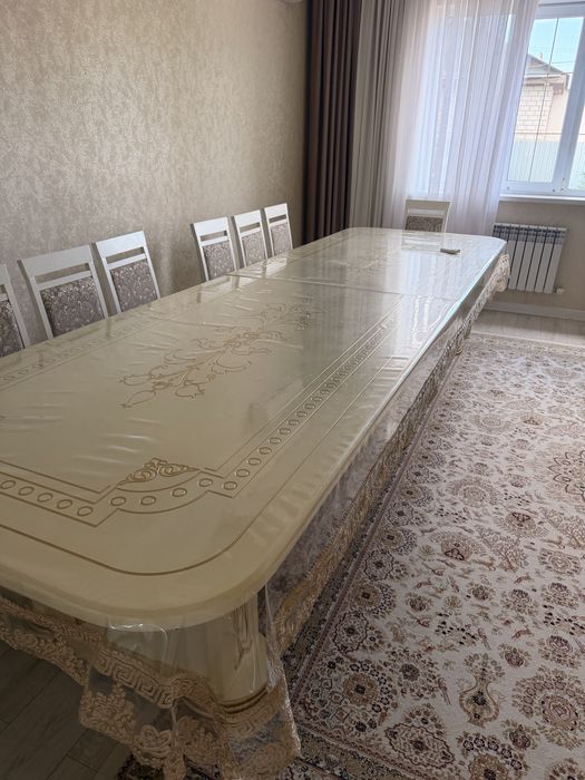 Продатся стол для гостей