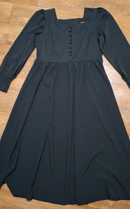 Женская одежда платья