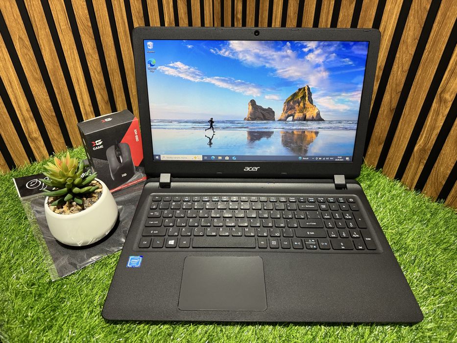 Acer Aspire E1 Celeron N3350/4GB/SSD256GB/Intel