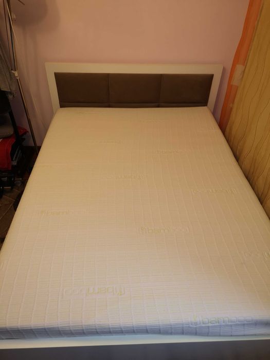 Biblioteca mobila, fotoliu, canapea