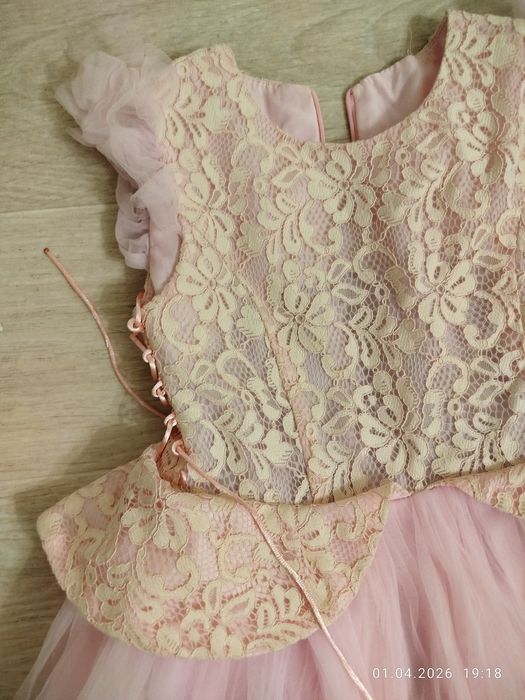 Продам платье девочке