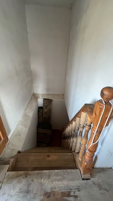 Жер үй сатылады.