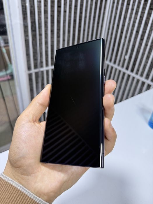 Samsung galaxy S22 Ultra zor holatda srochno 350$