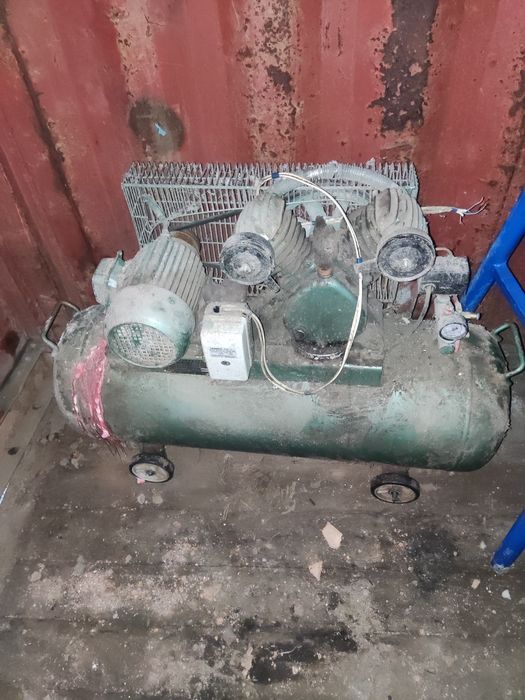 Компрессор двух цилиндровый