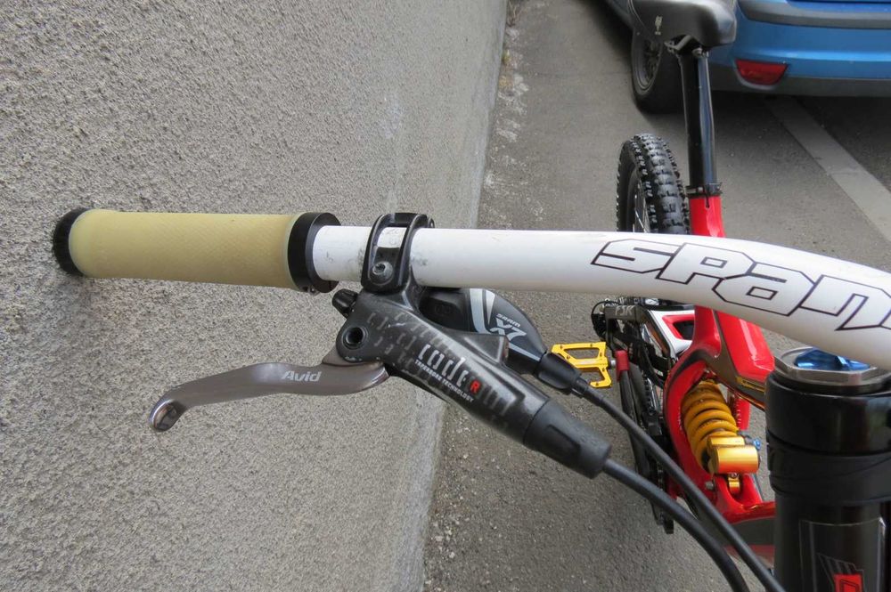 Bicicleta Downhill Specialized